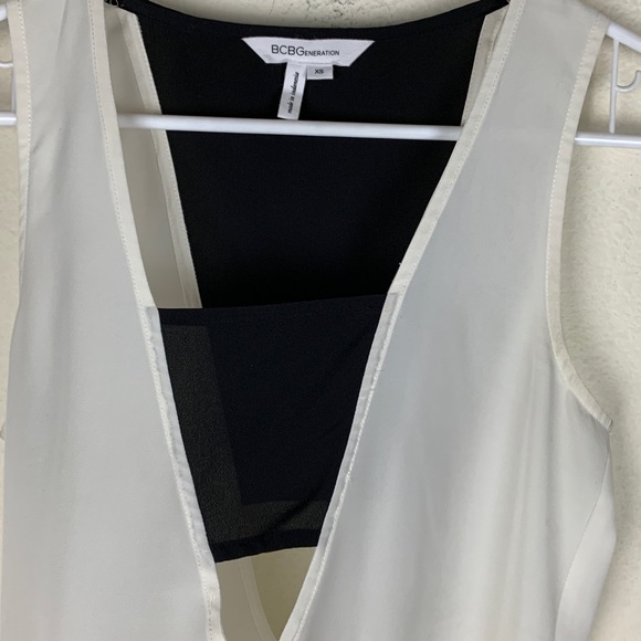 BCBGeneration- Black & White Dressy Tank size xs - Picture 3 of 7